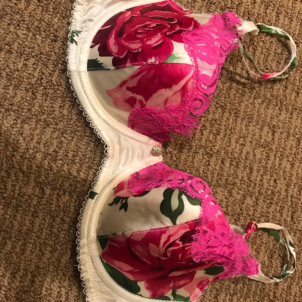 Badgley Mischka lace bra